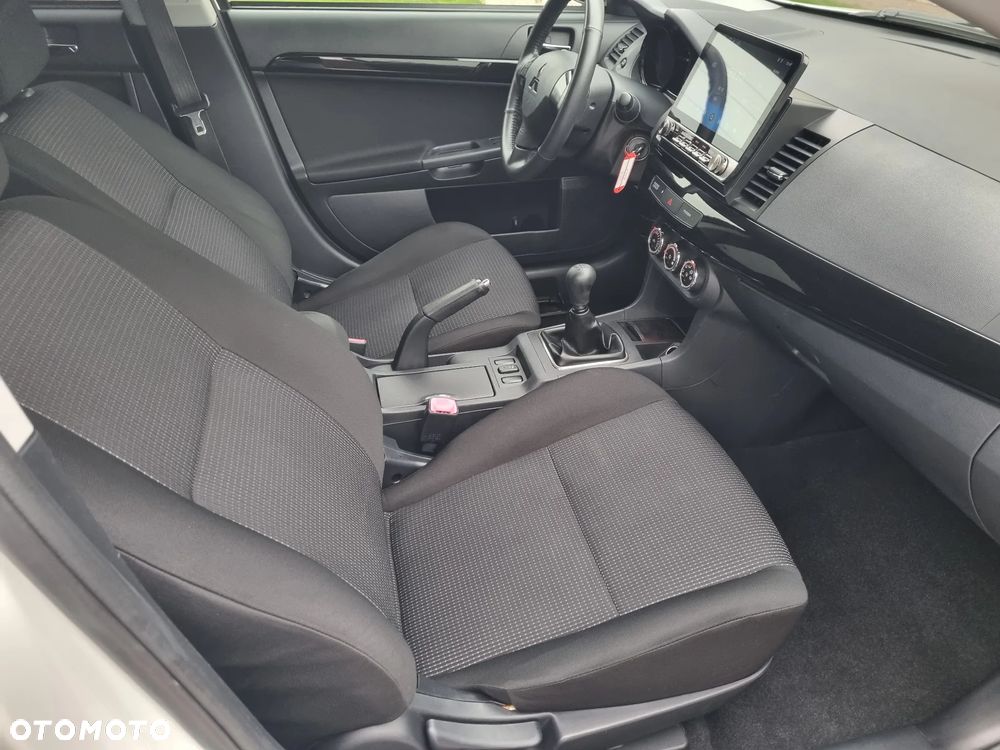 Mitsubishi Lancer - 6