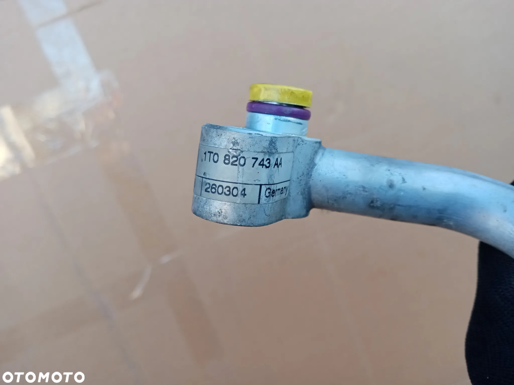 Przewód rurka klimatyzacji klimy VW Caddy III 1T0820743AA - 8