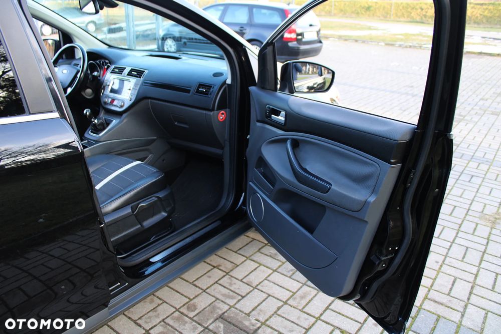 Ford Kuga 2.0 TDCi 2x4 Titanium - 28