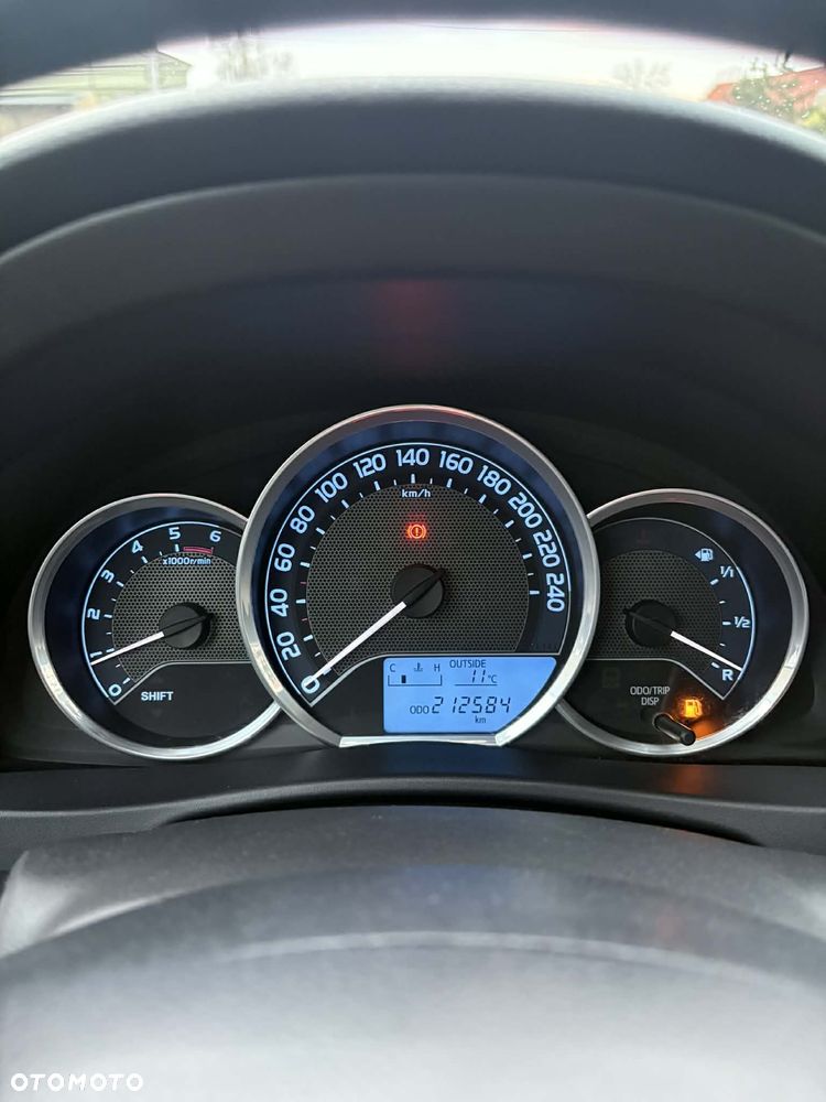 Toyota Auris 2.0 D-4D Dynamic - 3