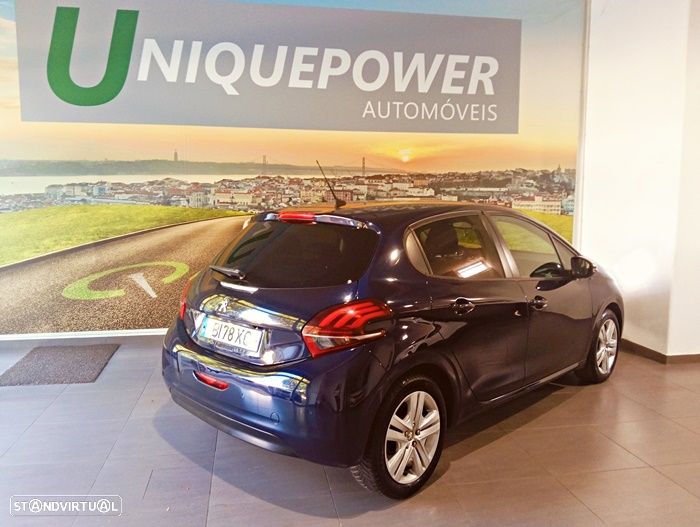 Peugeot 208 1.2 PureTech Signature - 5