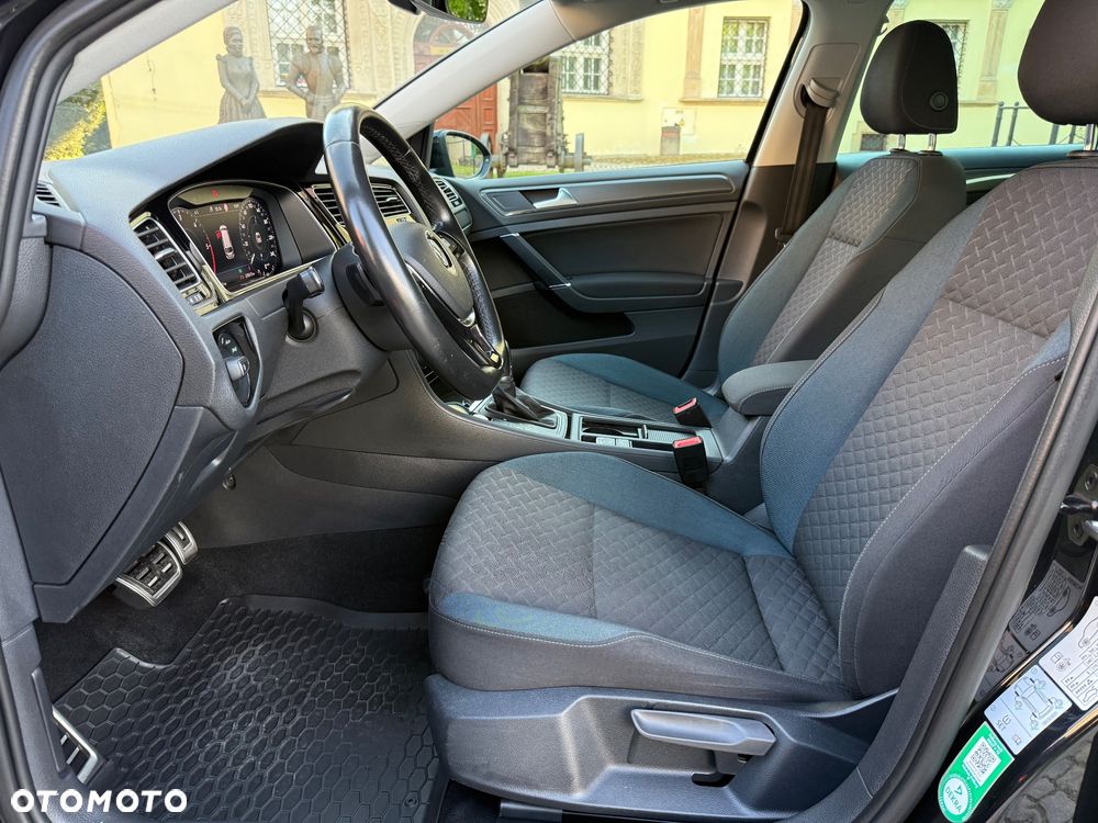 Volkswagen Golf 1.6 TDI SCR DSG IQ.DRIVE - 24
