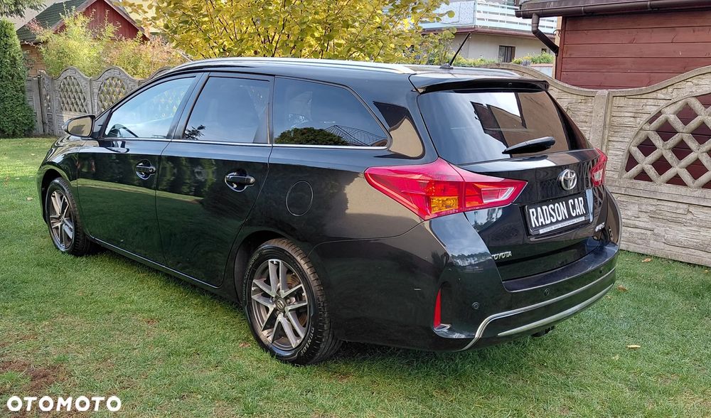 Toyota Auris 2015 photo 5