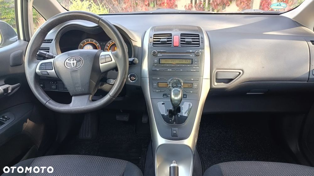 Toyota Auris 1.6 MultiMode Executive - 23
