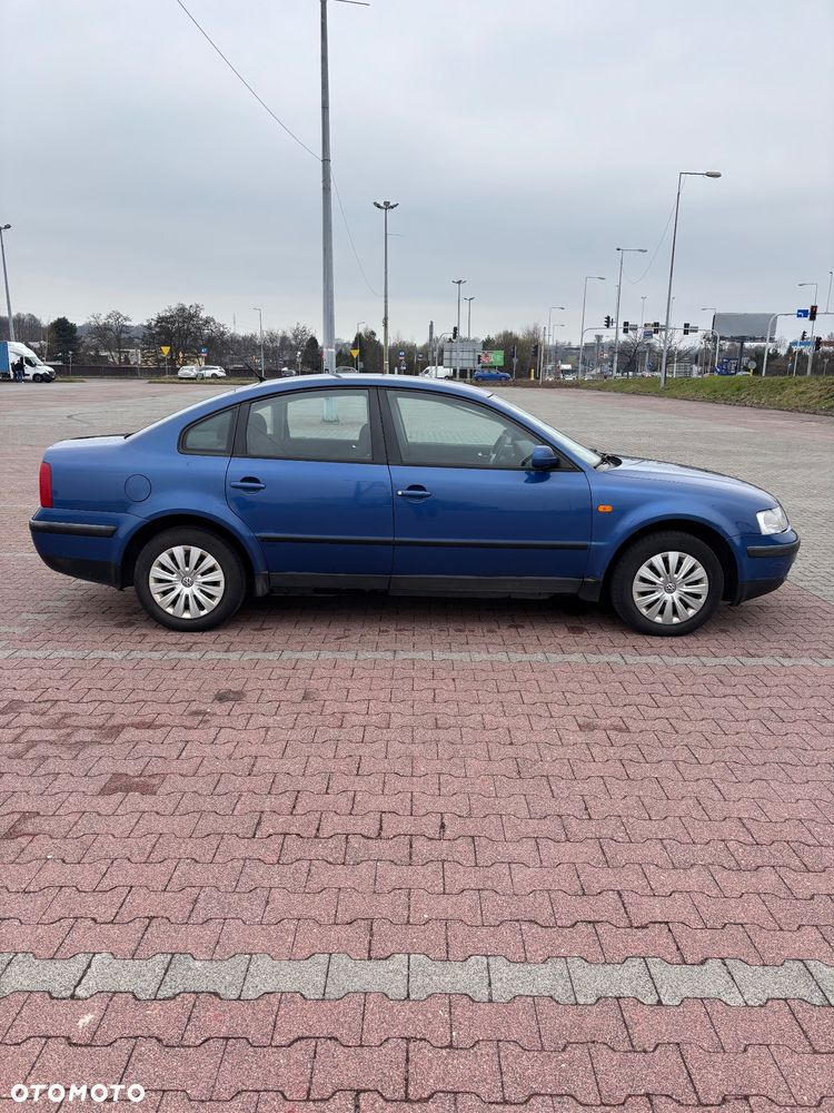 Volkswagen Passat - 8