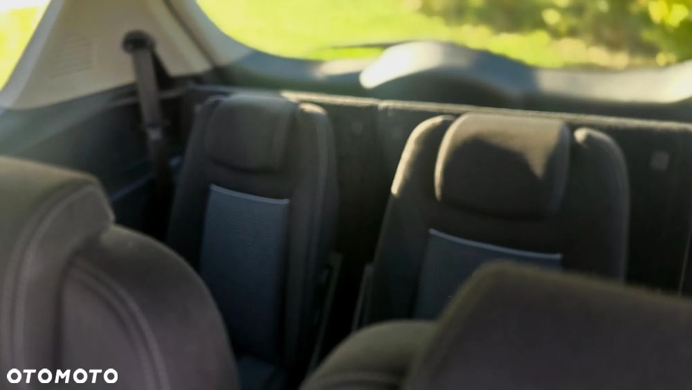Ford S-Max - 14
