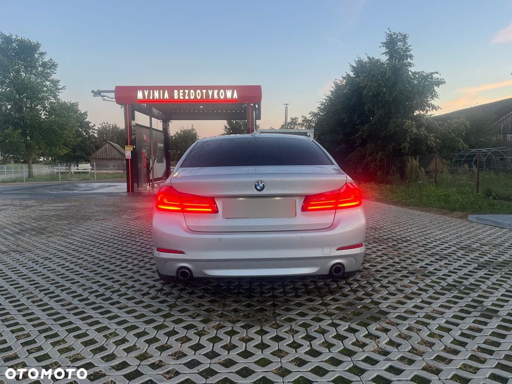 BMW Seria 5 520i - 5