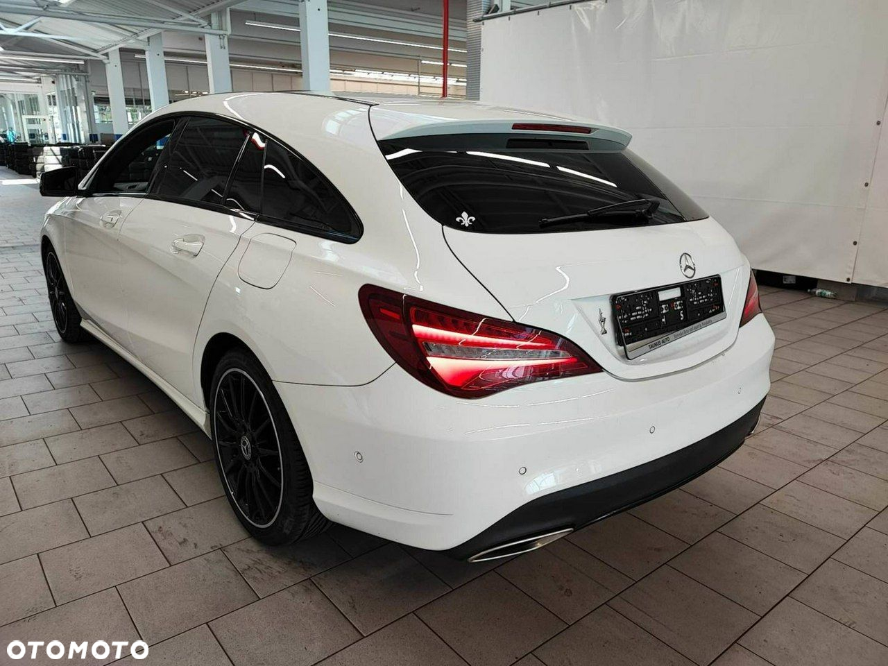 Mercedes-Benz CLA 200 AMG Line - 3