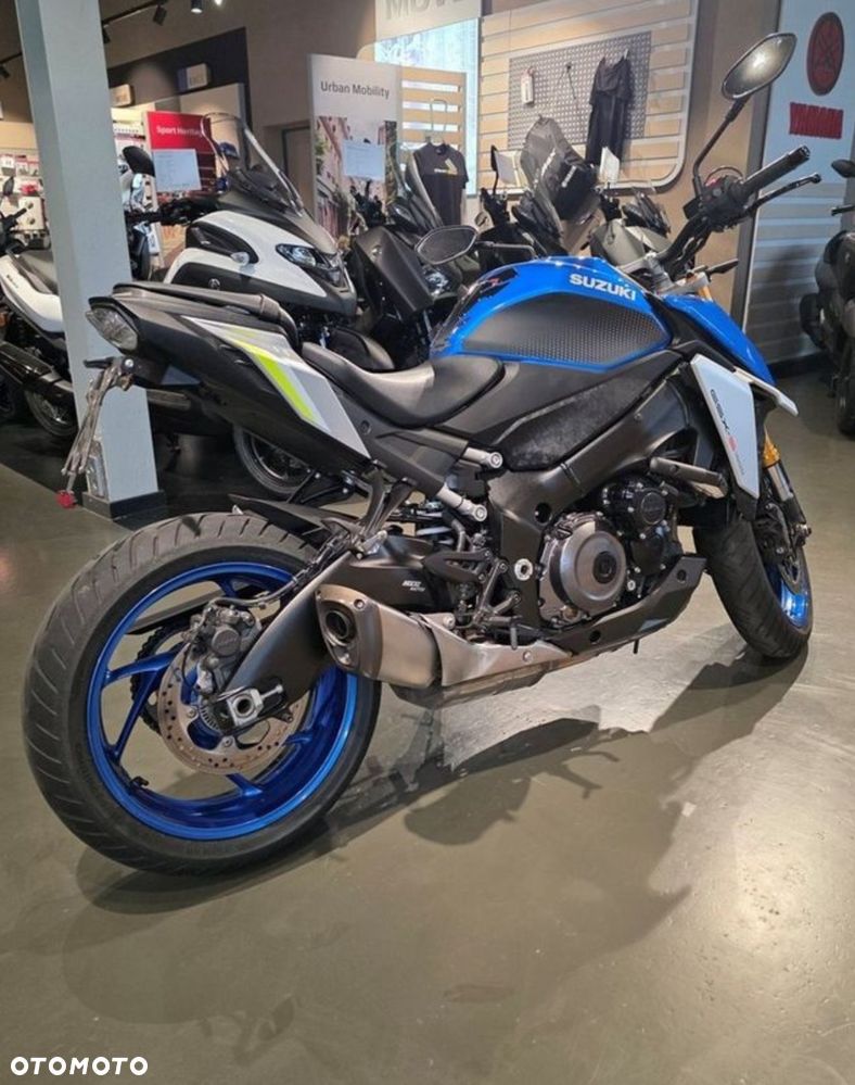 Suzuki GSX 1000 - 10