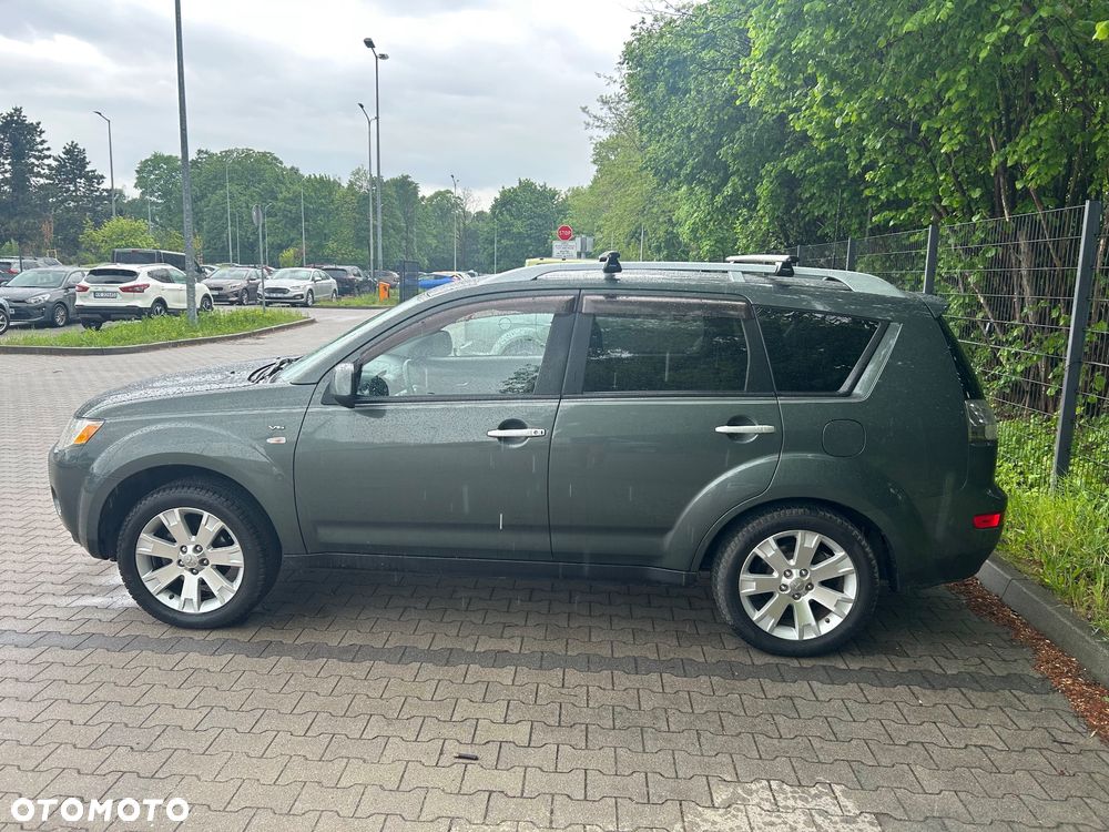 Mitsubishi Outlander 3.0 V6 XLS - 10