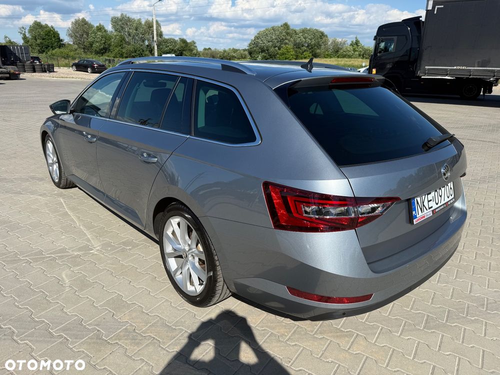 Skoda Superb 2.0 TDI DSG Style - 6