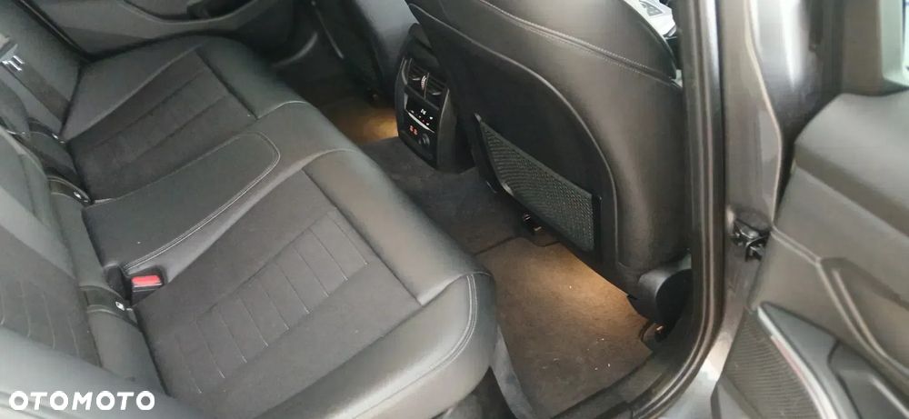 BMW Seria 3 318d Luxury Line - 11