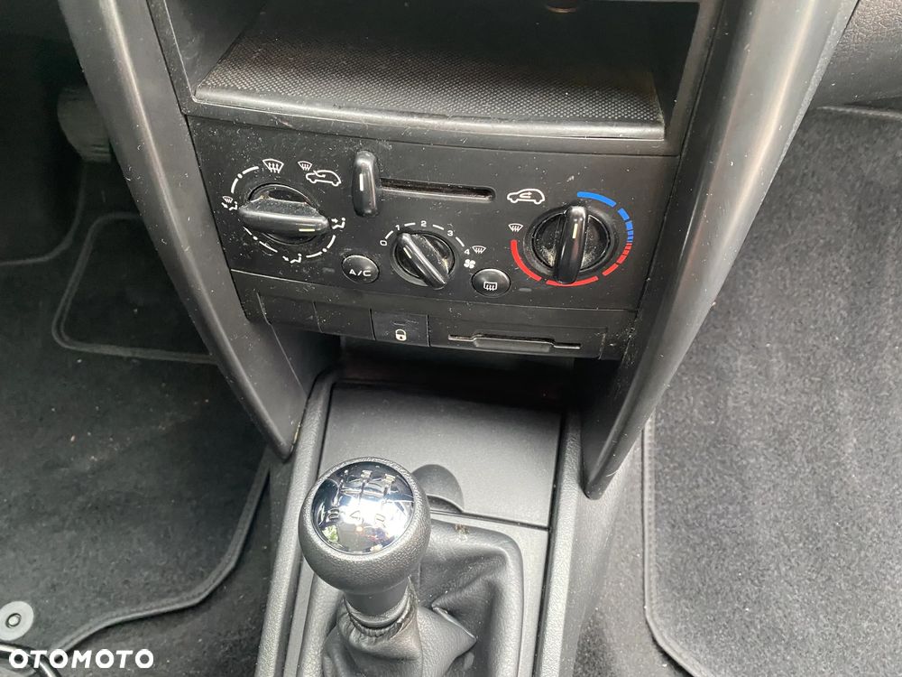 Peugeot 207 1.4 16V Sporty - 10