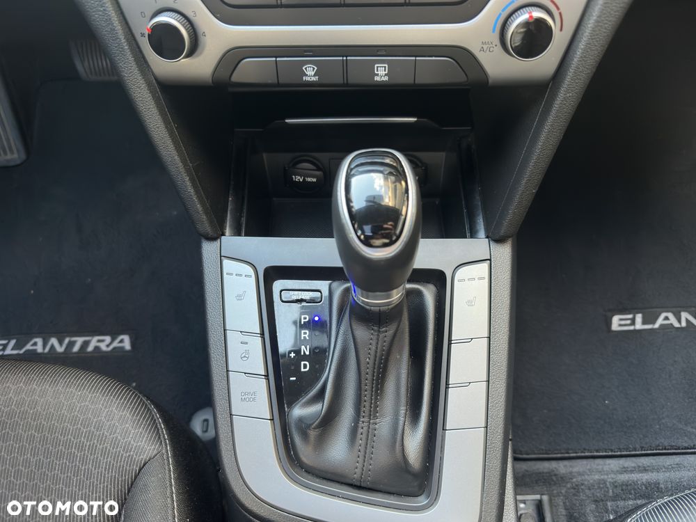 Hyundai Elantra - 20