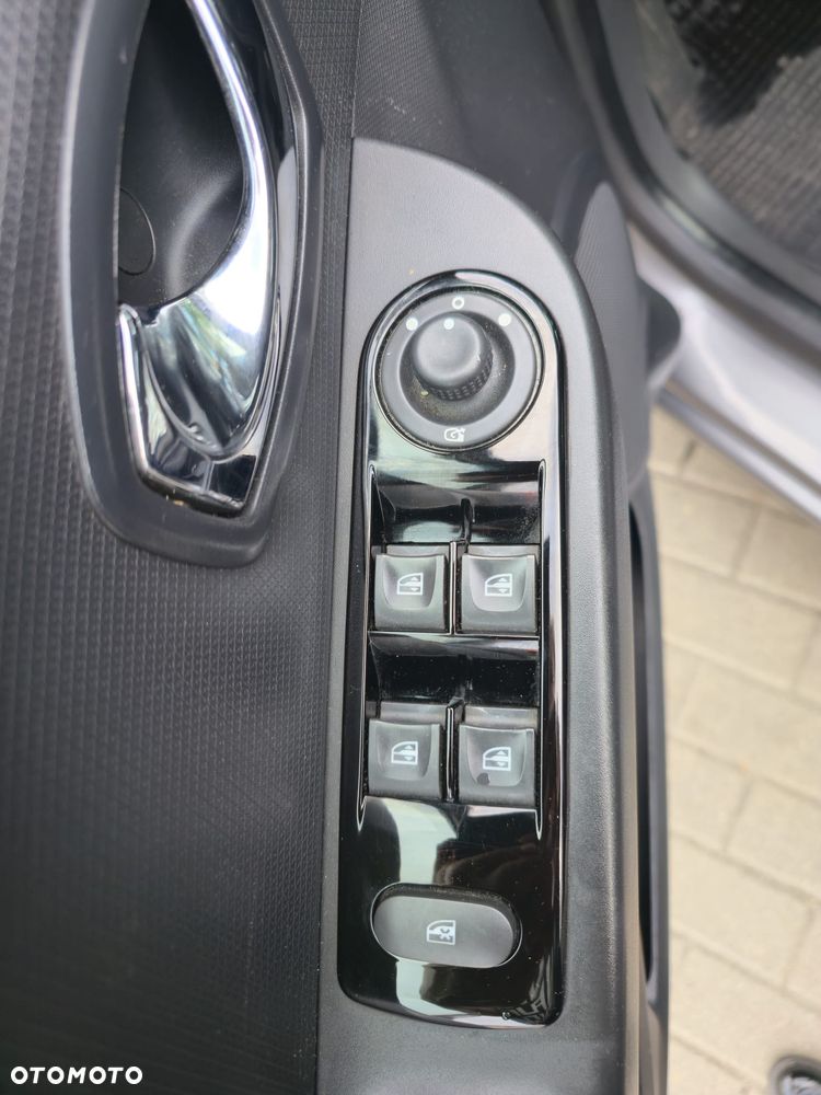 Renault Clio 0.9 TCe Limited - 12