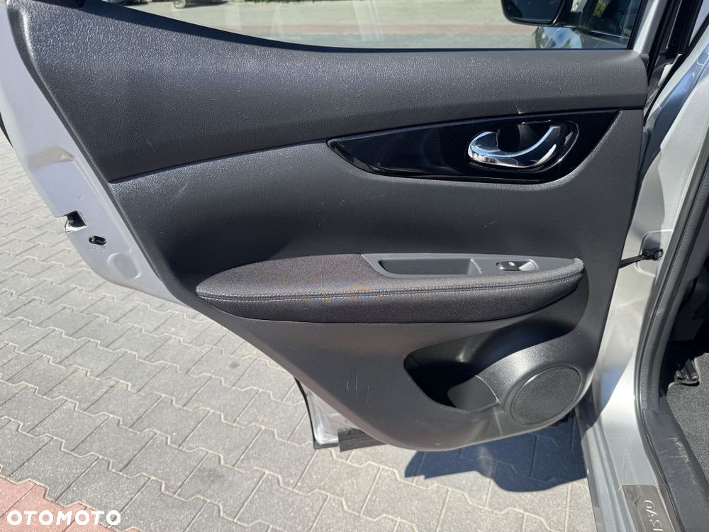 Nissan Qashqai 1.2 DIG-T N-Connecta EU6 - 7