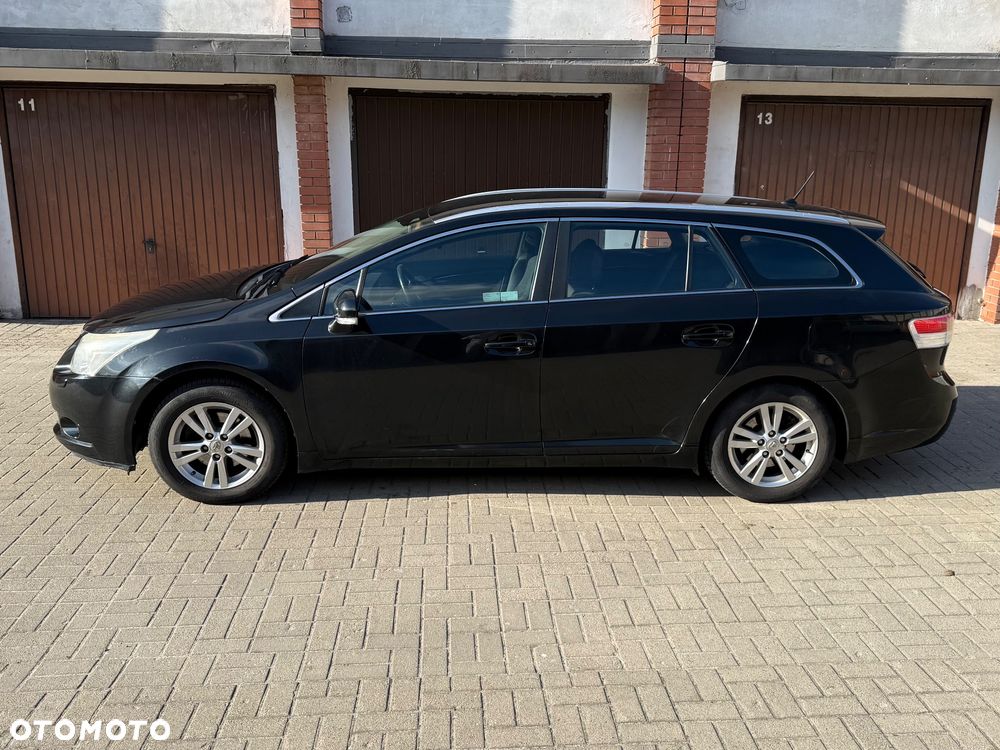 Toyota Avensis 1.8 Luna - 12