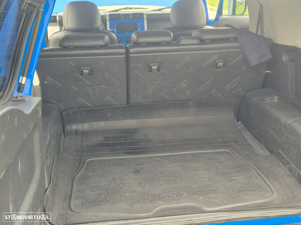 Toyota FJ Cruiser - 20