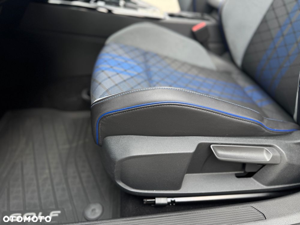 Volkswagen Golf - 29