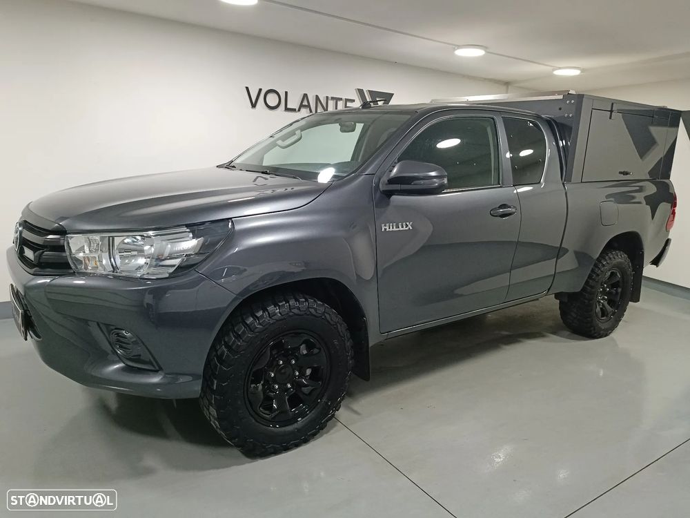 Toyota Hilux - 2
