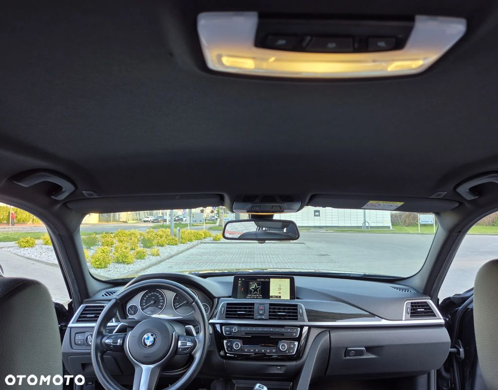 BMW Seria 3 330d Edition M Sport Shadow - 23
