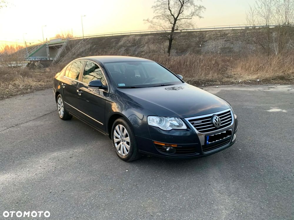 Volkswagen Passat 1.9 TDI DPF BlueMotion - 8