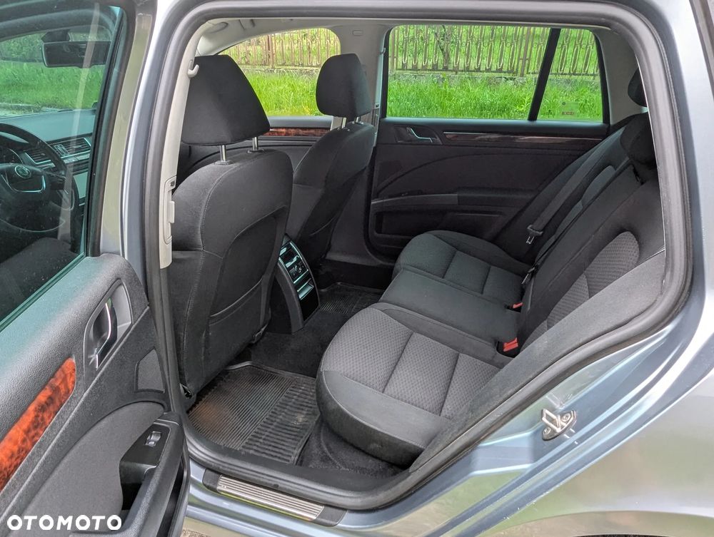 Skoda Superb 1.8 TSI Elegance DSG - 8