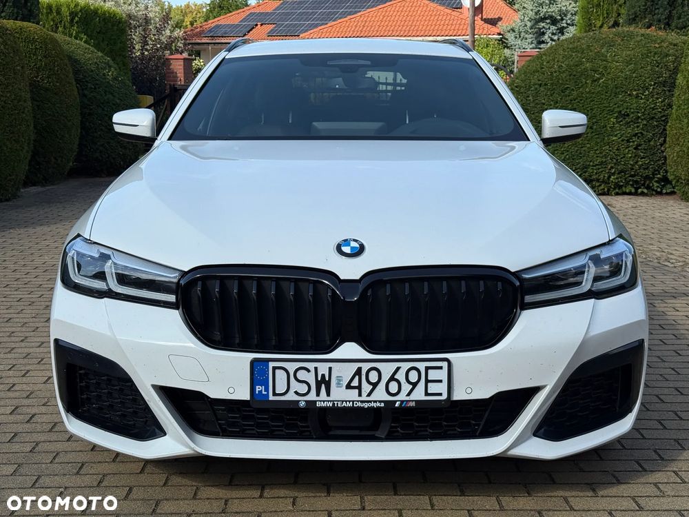 BMW Seria 5 530d xDrive Touring M Sport Edition - 3