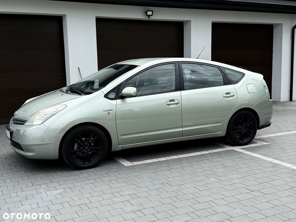 Toyota Prius 1.5 VVT-i Sol - 2