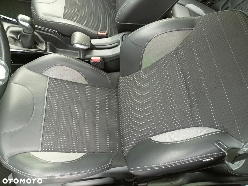 Peugeot 2008 - 12