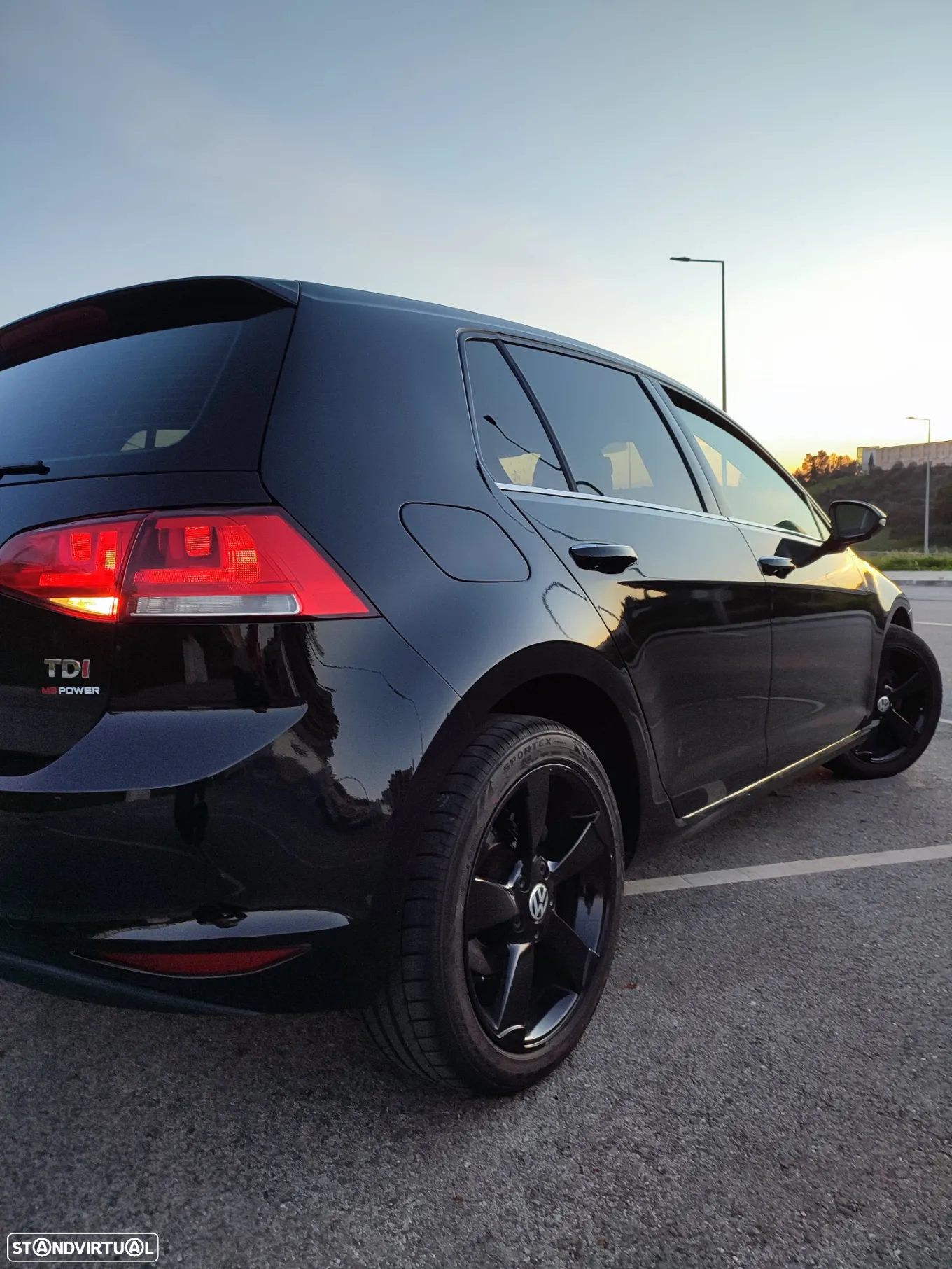 VW Golf 1.6 TDi Highline DSG - 5