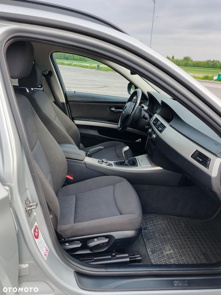 BMW Seria 3 318d - 6