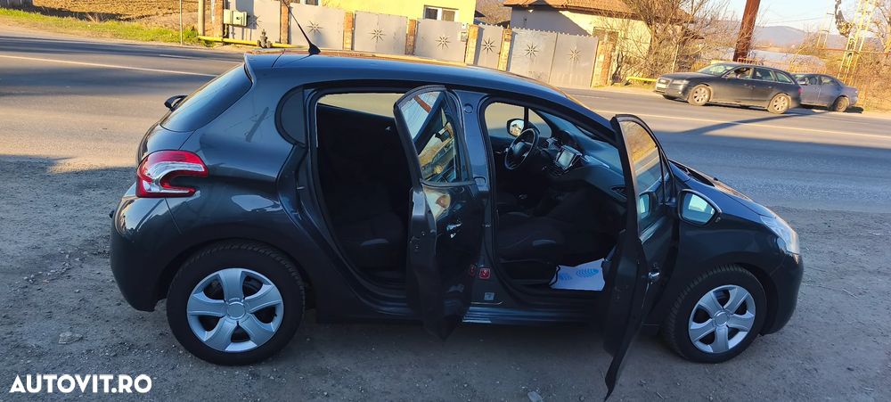 Peugeot 208 1.4 HDi FAP Style - 12