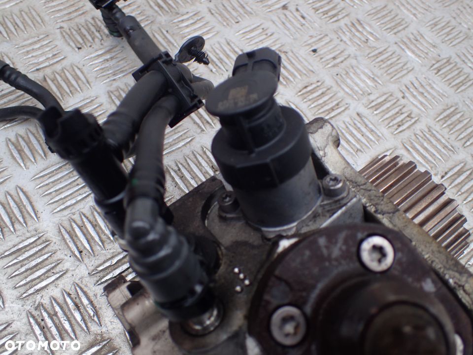 POMPA WTRYSKOWA PEUGEOT 1,6 EHDI 9688499680 RADOM - 2