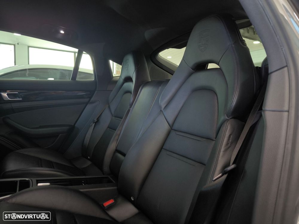 Porsche Panamera - 12