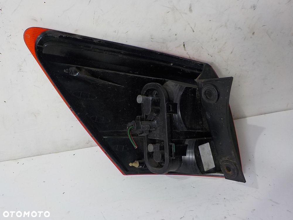 NISSAN QASHQAI J10 LAMPA PRAWA TYŁ TYLNA - 4