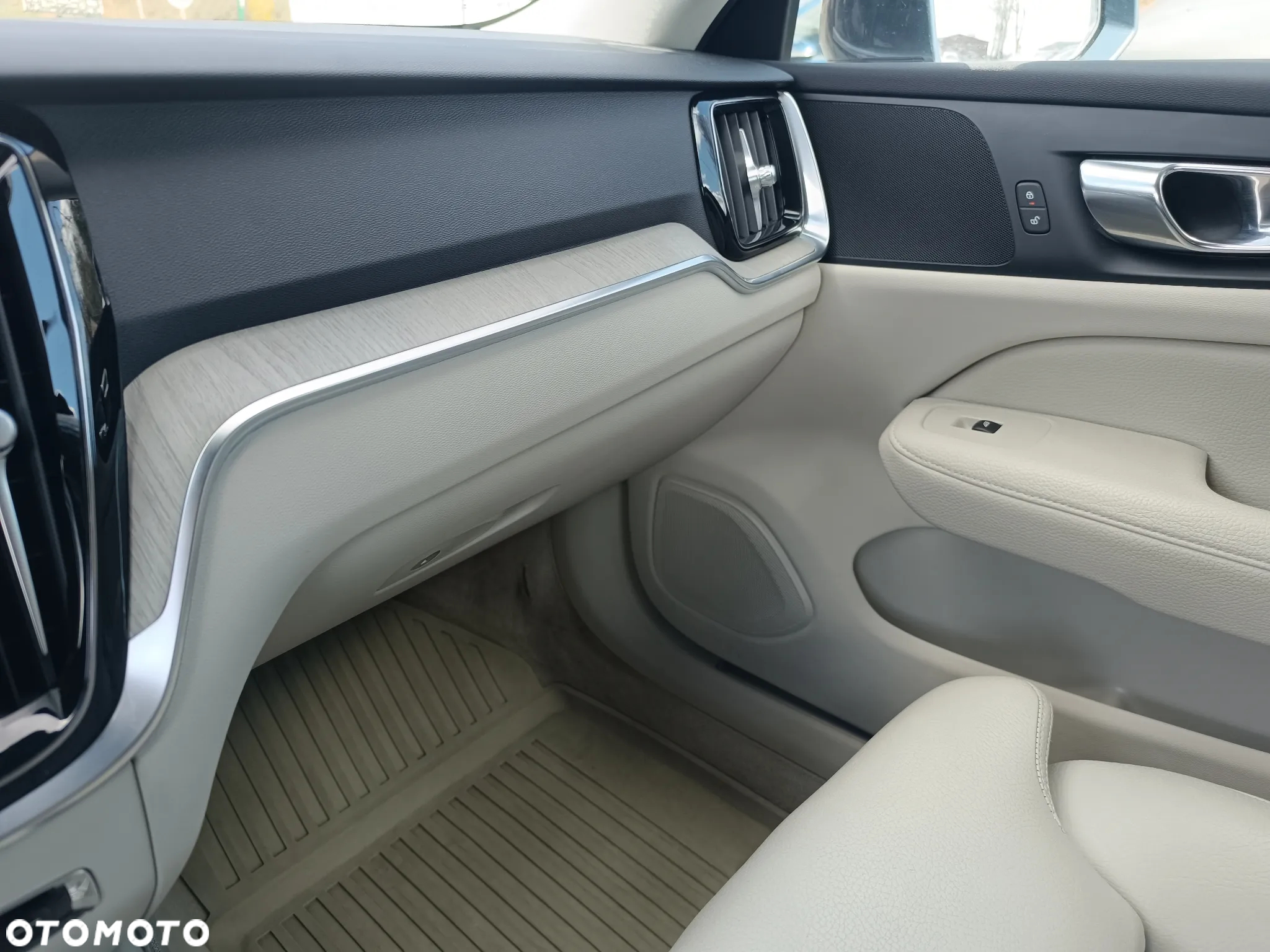 Volvo V60 D4 Inscription - 20