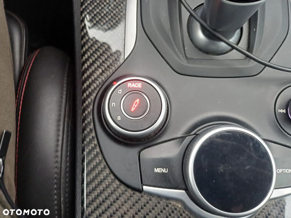 Alfa Romeo Stelvio V6 2.9 Bi-Turbo AT8-Q4 Quadrifoglio - 37