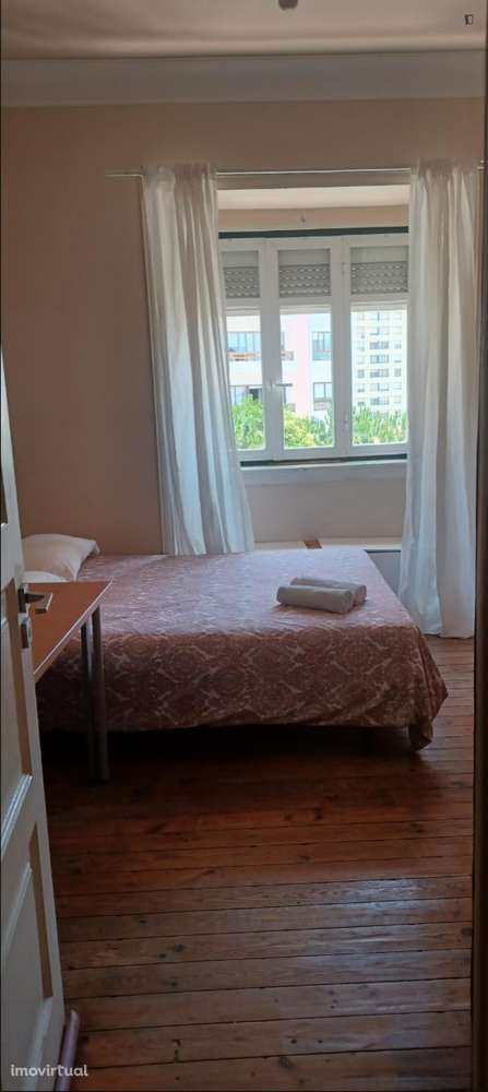 Quarto - localizado em Sete Rios Lisbon - Grande imagem: 3/27