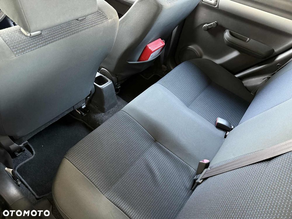 Suzuki Swift - 11