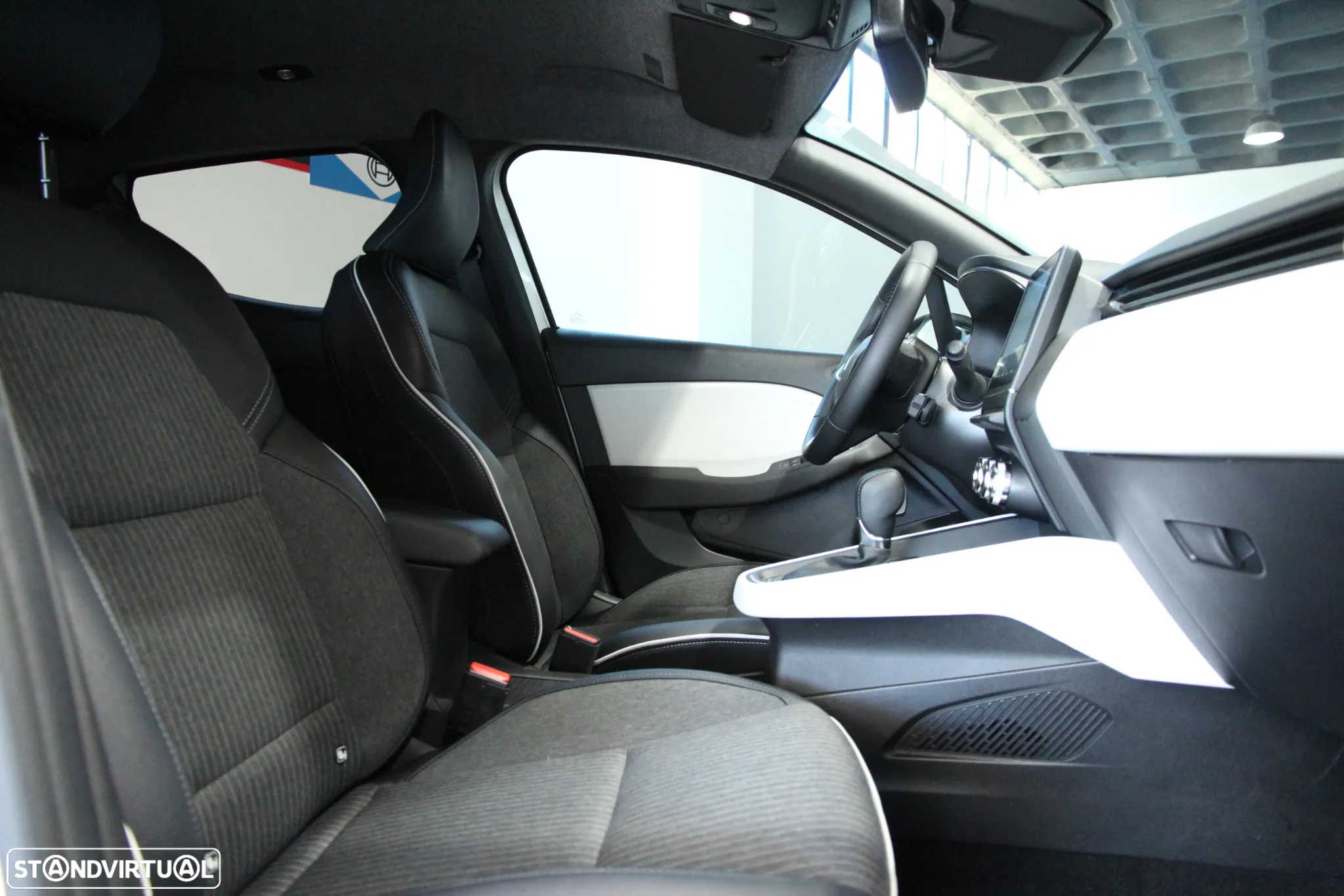 Renault Clio 1.6 E-Tech Full Hybrid Engineered - 7