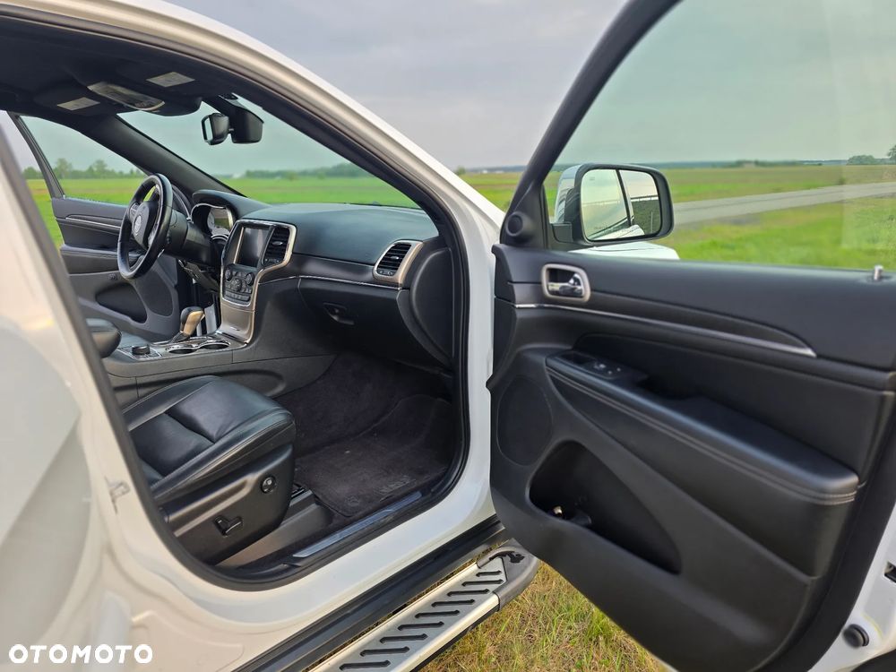 Jeep Grand Cherokee - 15