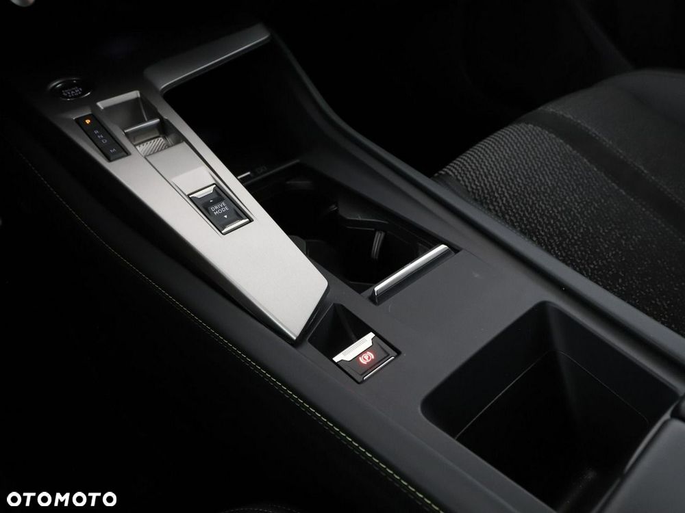 Peugeot 408 1.2 PureTech mHEV GT S&S e-DCS6 - 32