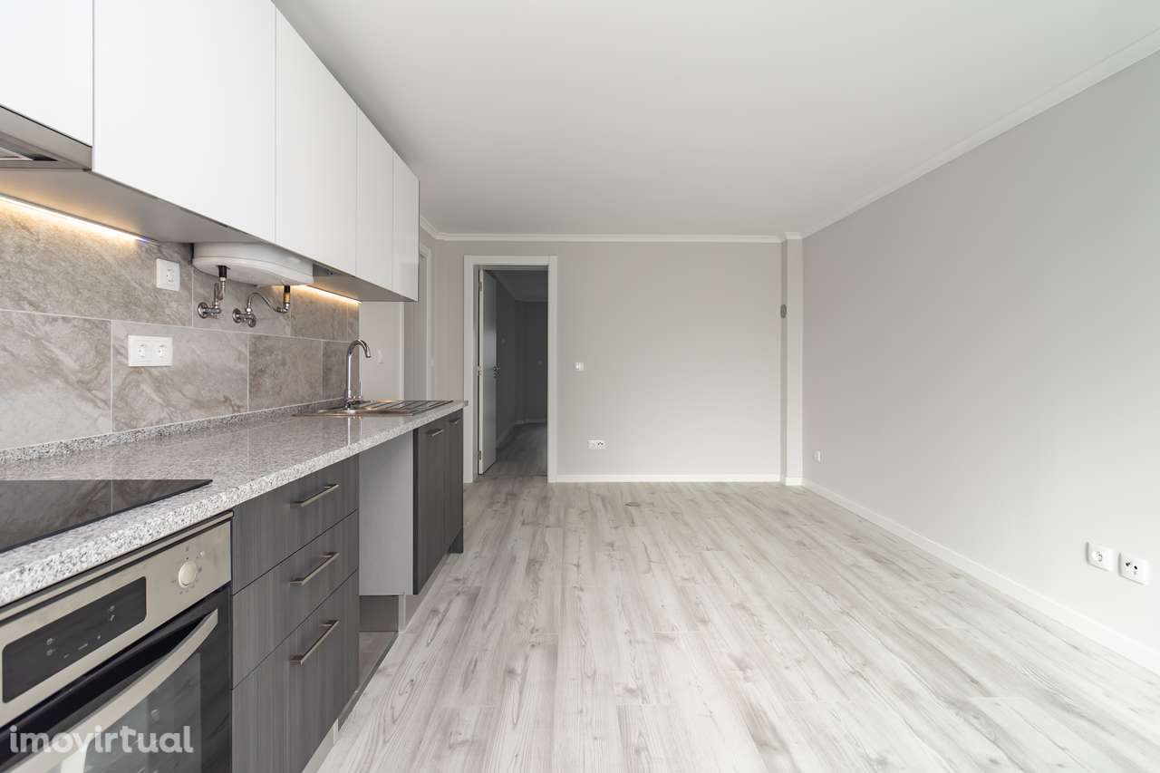 Arrendo Apartamento T1 remodelado- Casal do Marco, Paio Pires 750 Eur - Grande imagem: 2/12