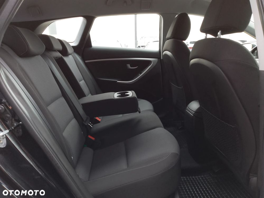 Hyundai i30 1.6 CRDi BlueDrive Comfort - 16
