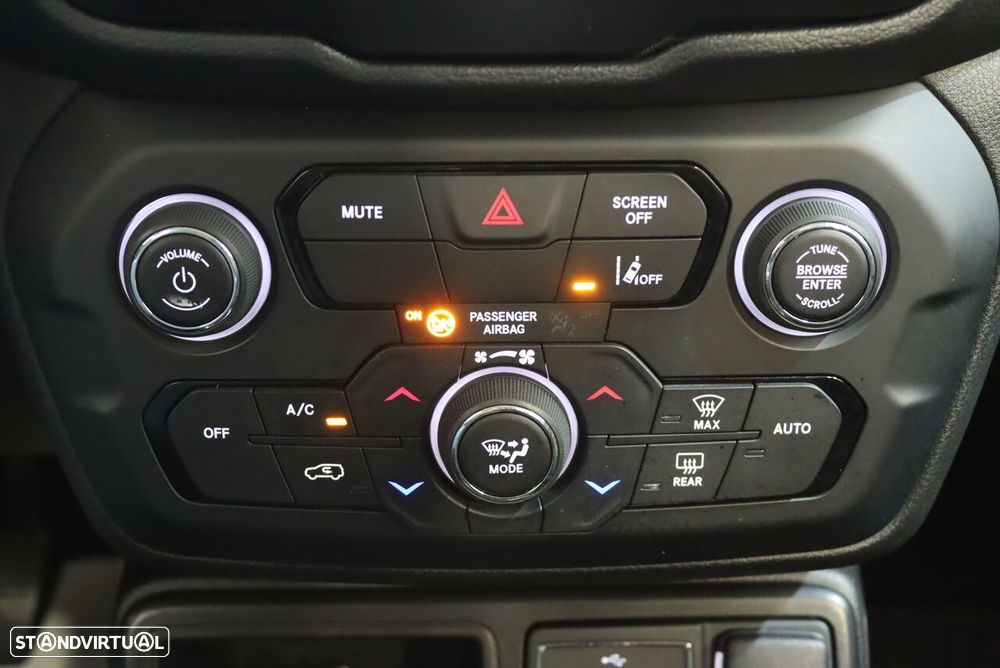 Jeep Renegade 1.0 T Limited - 36
