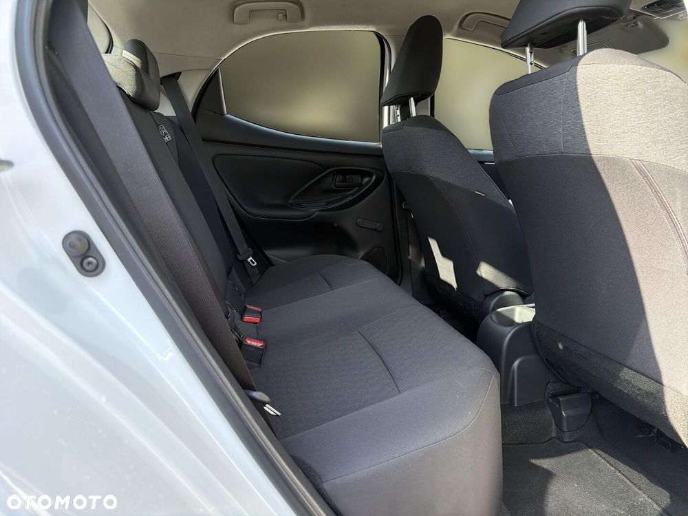 Toyota Yaris - 16