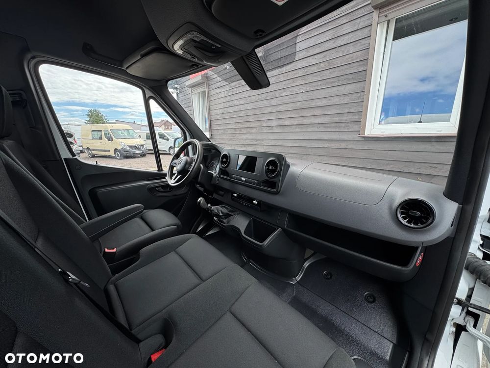Mercedes-Benz SPRINTER - 20
