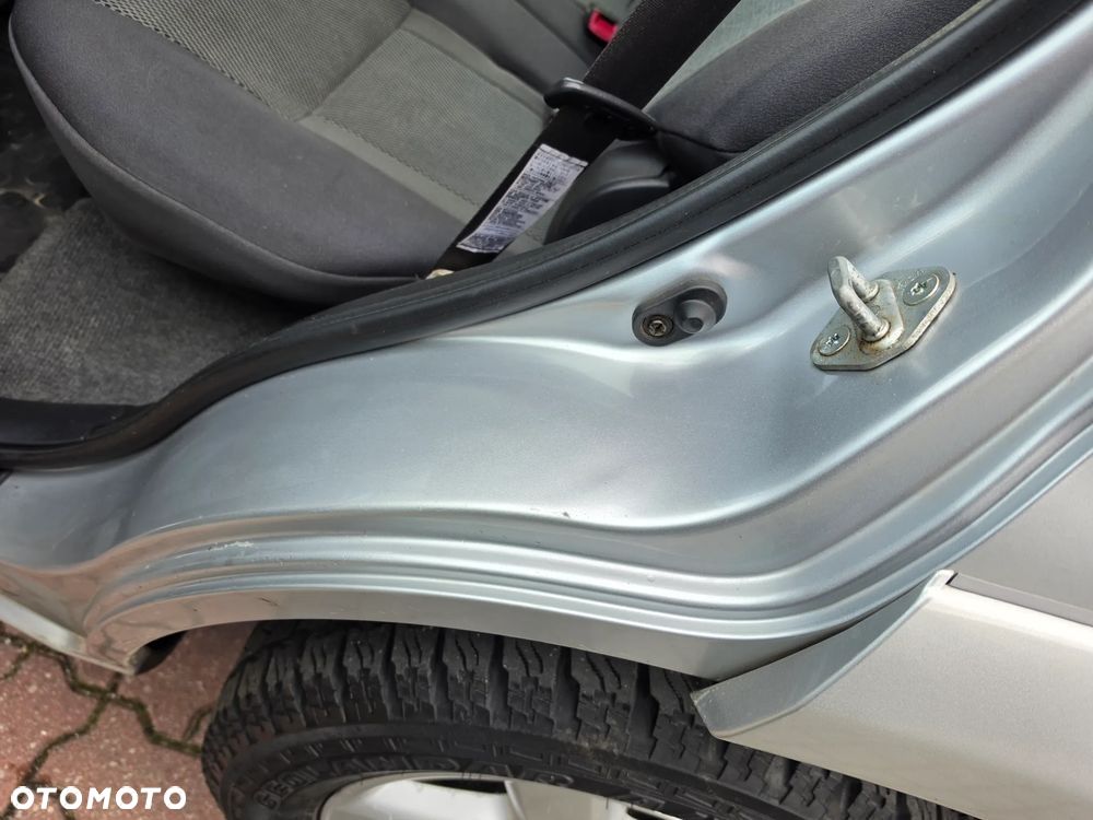 Toyota RAV4 2.0 VVT-i 4x4 - 22