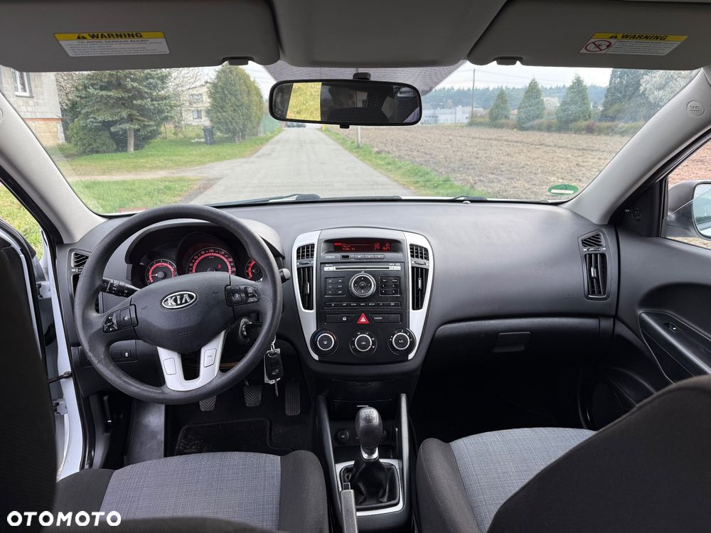 Kia Ceed 1.4 CVVT Dream-Team Edition - 6
